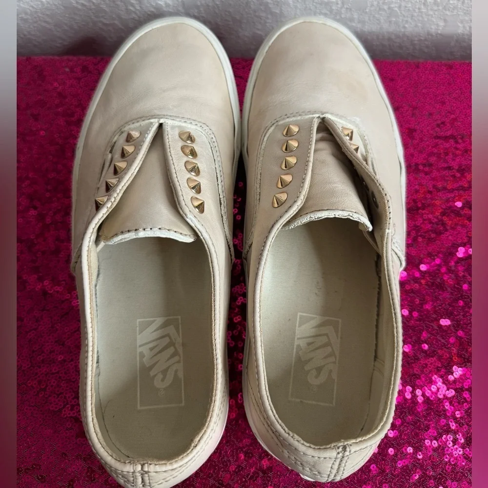 VANS 🌟 Authentic Gore Studs Leather Low Top (Size 8.5 Men’s, Size 10 Women’s)